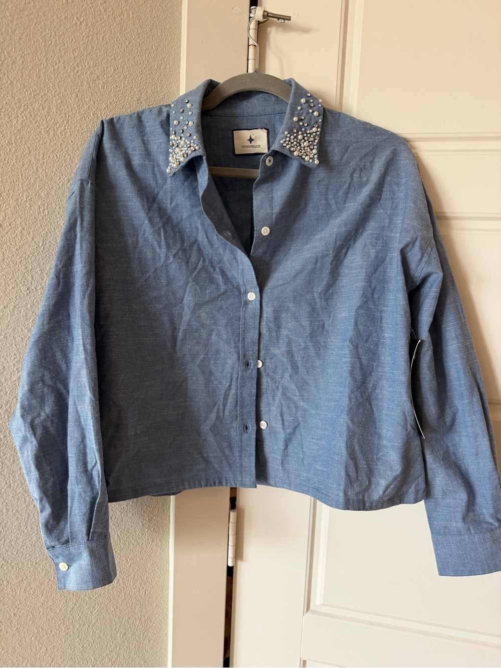 New Tuckernuck Chambray Denim Embellished Cropped Jasper Button Down size small - Picture 6 of 13